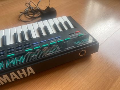 Yamaha-VSS-30 with MIDI